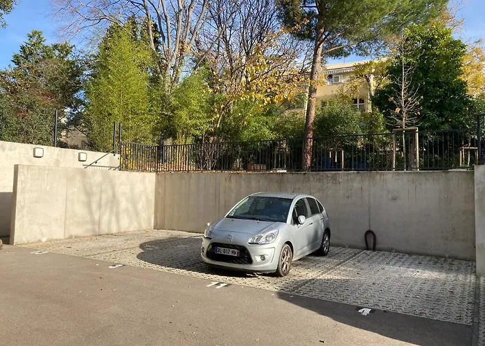 Appartement Design Au Coeur De Montpellier Avec Parking Prive
