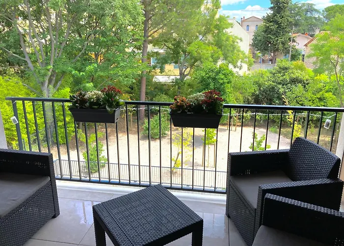 Appartement Design Au Coeur De Montpellier Avec Parking Prive